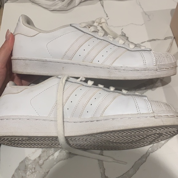 Adidas unisex sneakers. - Picture 4 of 4